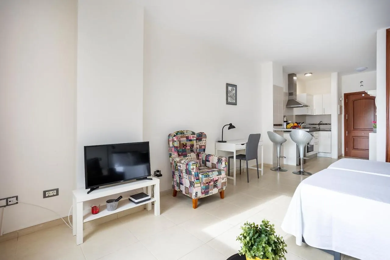 Home2Book Cozy Studio Bajamar, Wifi 巴哈马尔