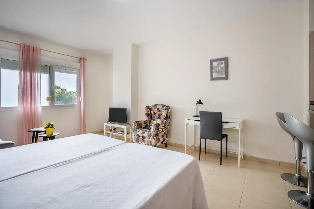 Home2Book Cozy Studio Bajamar, Wifi 巴哈马尔